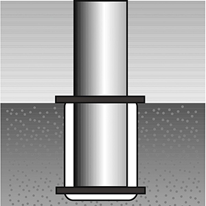 Ketten-Sperrpfosten aus Alu, rund, Durchm. 60 mm, weiß mit 3 roten Ringen, zum Einbetonieren