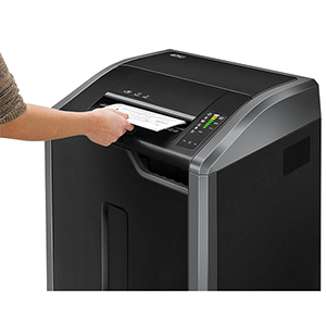 Aktenvernichter, Sicherheitsstufe P4, Schnittgröße 4x30 mm, Partikel, Schneidl. 30 Blatt, 114 Liter Volumen, BxTxH 558x508x955 mm