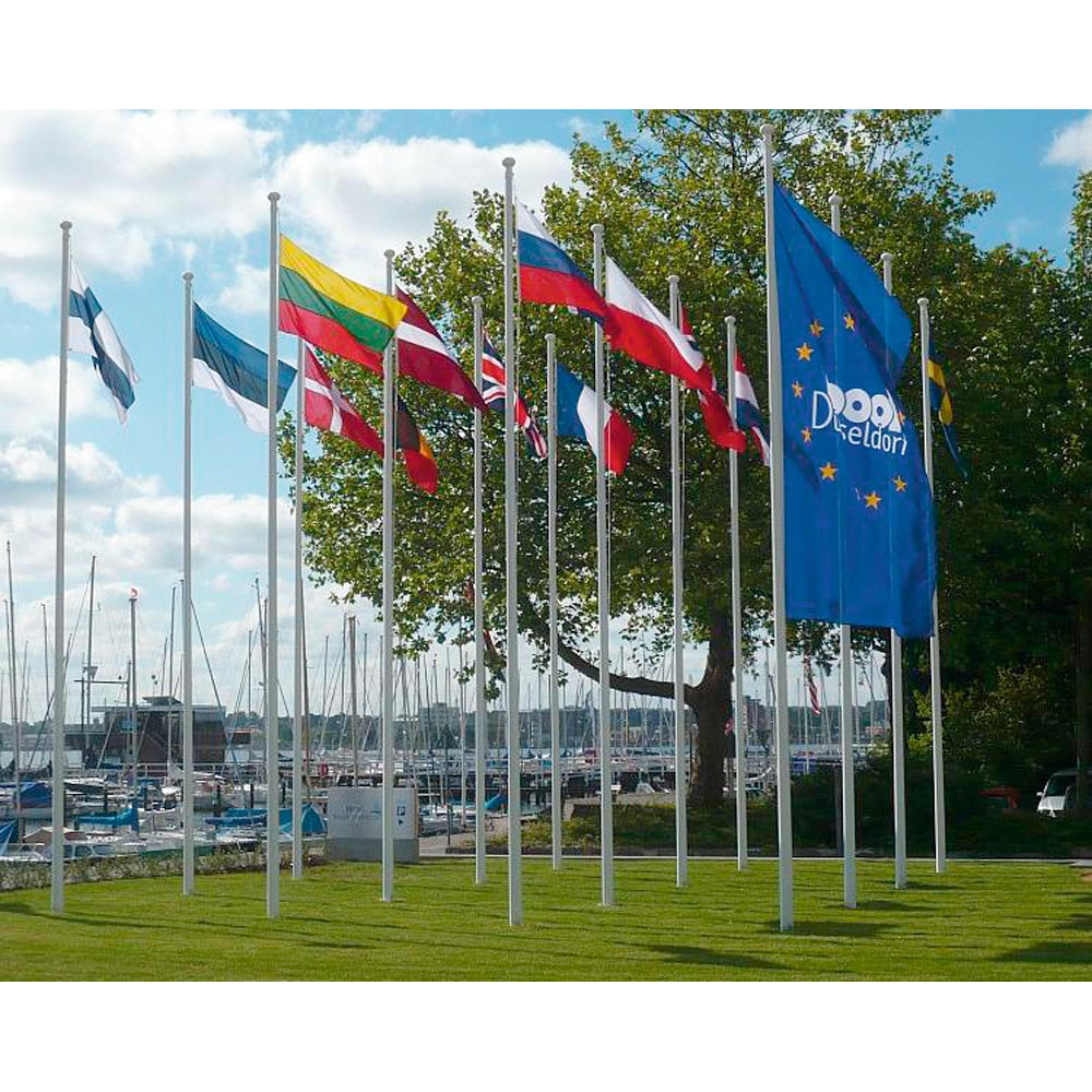 GFK Fahnenmast m. außenliegender Seilführung und Hissvorrichtung