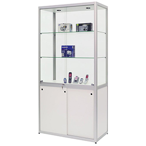 Standvitrine mit Schiebetüren