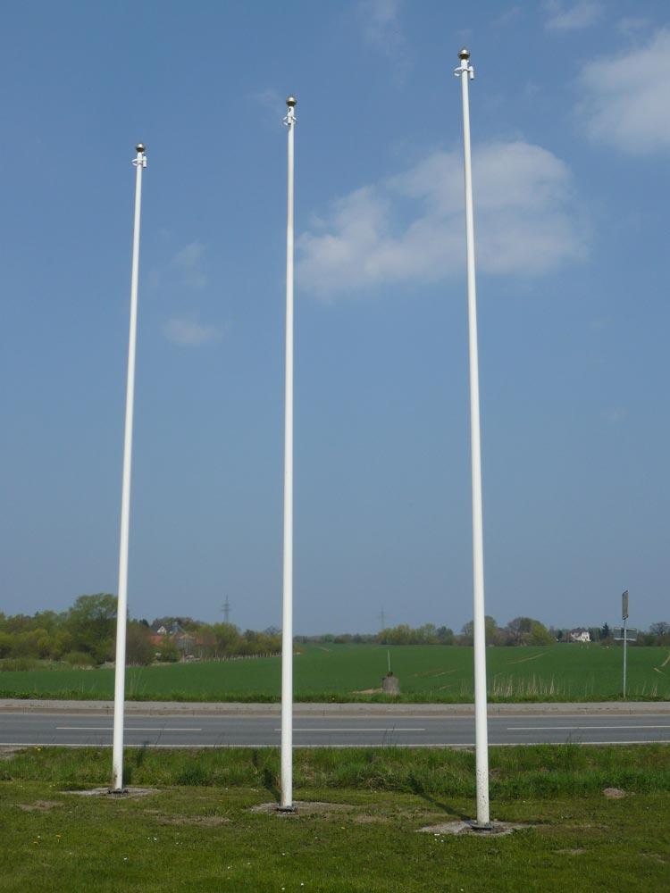 GFK-Fahnenmast m. innenliegender Seilführung und Hissvorrichtung, Kippvorrichtung