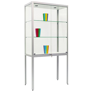 Standvitrine mit Schiebetüren