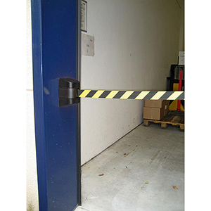 Wandkassette mit Rollgurt,, Wandfixierung inkl. Wandanschluss, Gehäuse Kunststoff schwarz, Gurt 7,70 m, gelb/schwarz