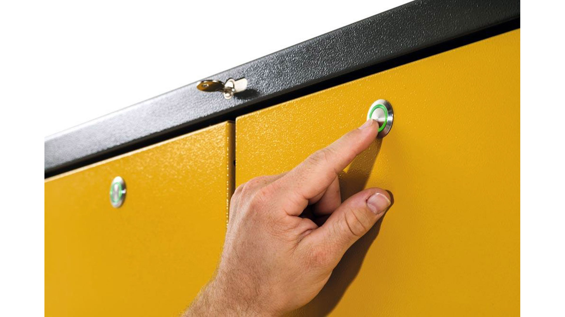 Sicherheitsschrank mit Vertikalauszug, Typ 90, BxTxH 819x860x1966 mm, 8xFachboden, 2xLochblecheinsatz, 2 Bodenwannen, RAL 7016/Edelstahl