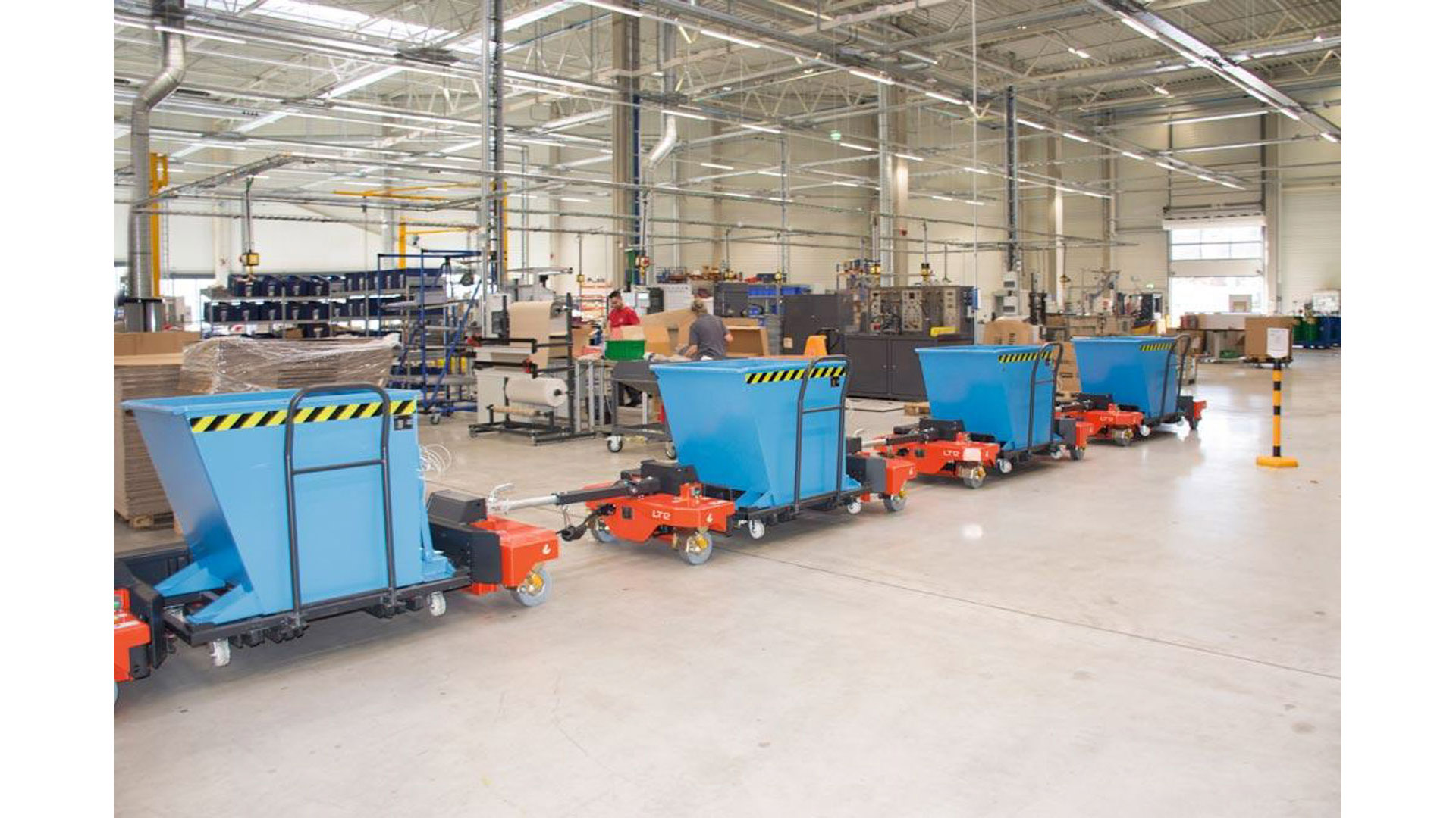 Stapelbehälter, Schüttgutbehälter - 3-fach stapelbar - Volumen 300 l - Traglast 500 kg - 800 x 840 x 620 mm (HxBxT) - verzinkt