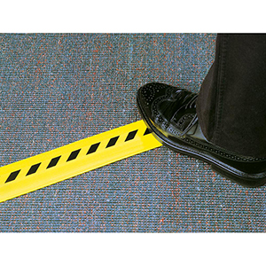 Kabelbrücke aus Kunststoff, Kabelkanal, Kabelführung, 3 m lang, BxH 75x12 mm, im Set mit Klebeband, Farbe beige