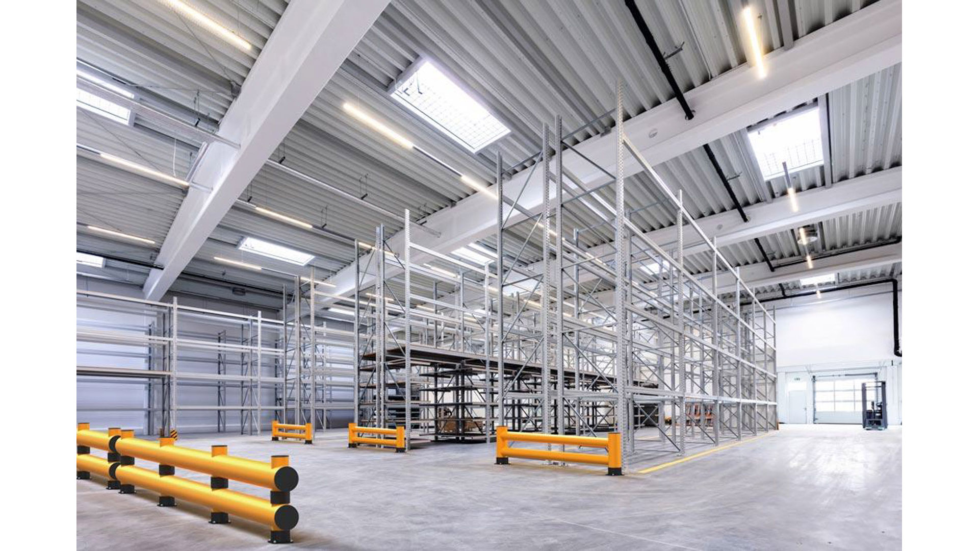 Rammschutzbarriere, Doppelplanke, HDPE, Länge 2000 mm, Höhe 690 mm, Pollerdurchm. 140 mm, Verbindungsrohrdurchm. 200 mm, Farbe gelb