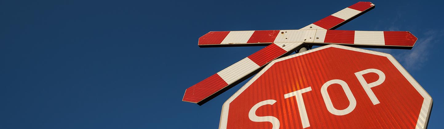 Personenleitsysteme_und_Absperrungen_Header_AdobeStock_627234249