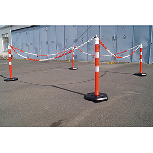 Set mit 4 Kettenständern und 4 Kunststoffketten, L. 3000 mm, max. Absperrlänge 12 m, mit schweren Fuß Höhe 1 m, Gewicht 4,2 kg