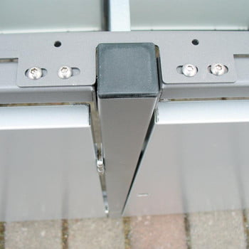 Mülltonnenverkleidung mit Pflanzdach - für 4 Tonnen - 2/3 Stanzung - 1.215 x 2.600 x 830 mm (HxBxT) - Korpus weißaluminium - Pfosten Signalgrau