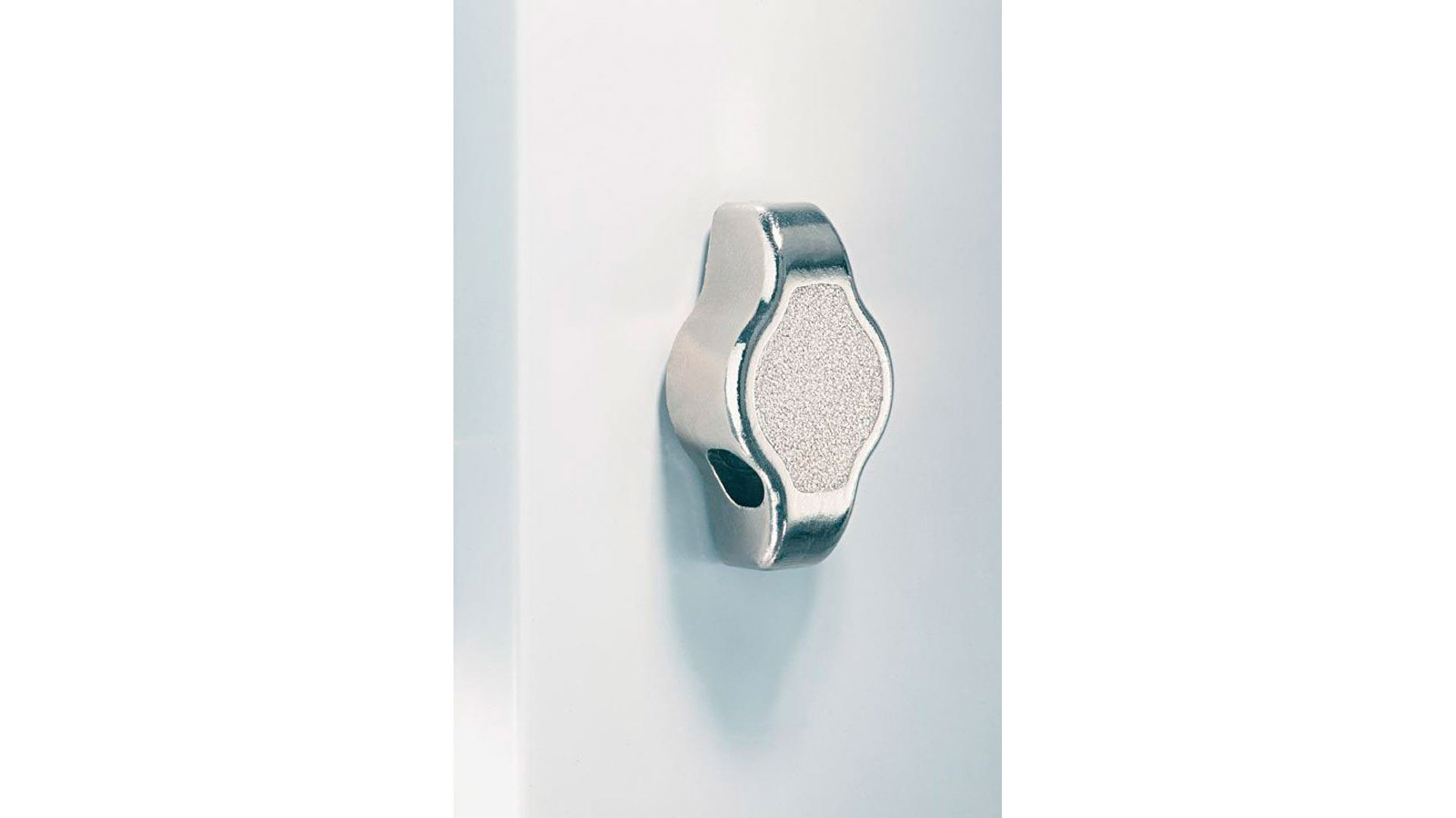 Schulschrank, Spindschrank f. Kindergärten - mit Sockel - Höhe 1.300 mm - 3 Abteile a 250 mm - Drehriegel - feuerrot